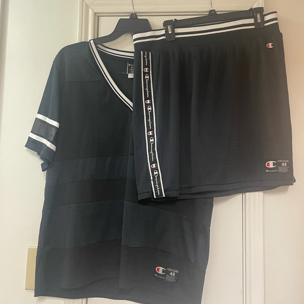 ◾️🟥◾️LIKE NEW Champion outfit ◾️🟥◾️